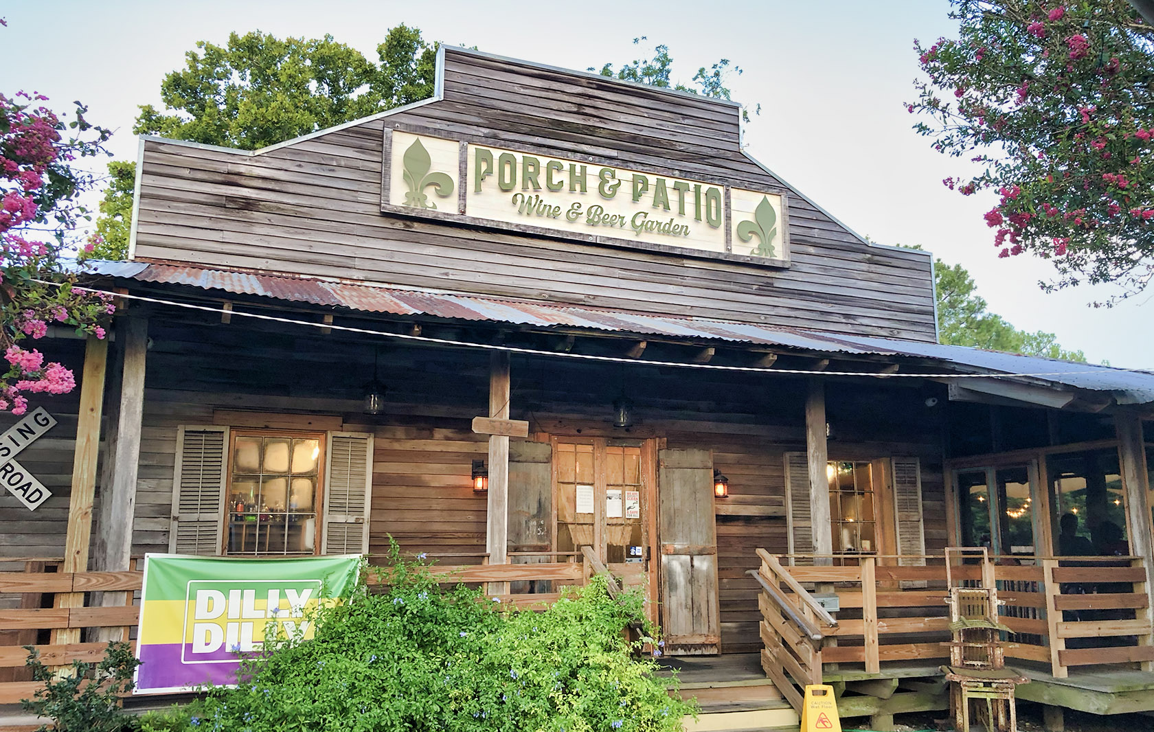 Porch & Patio Kenner beer and wine garden photo - nola places